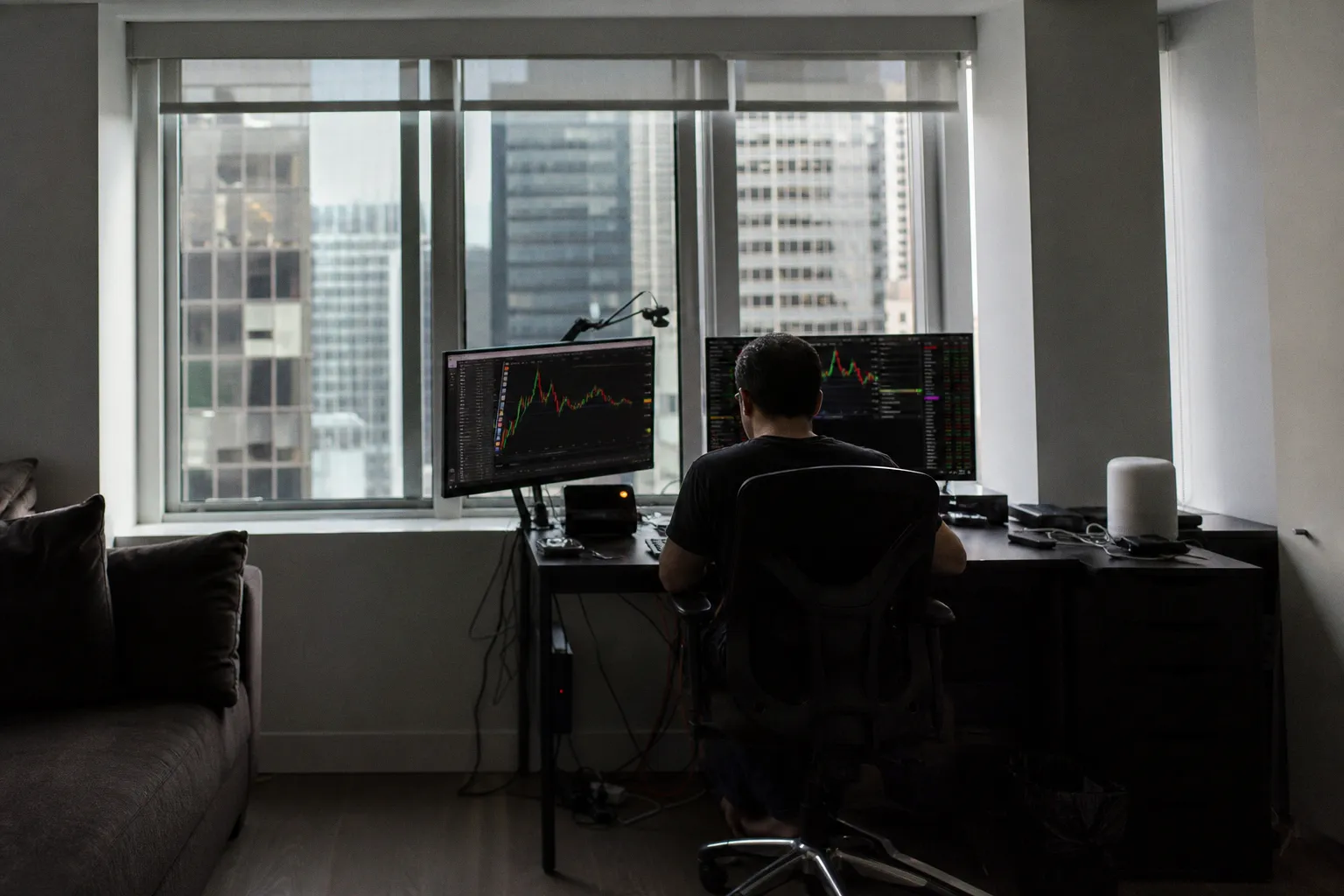 Evaluating AMD Trading Signals: Separating Market Noise from Actionable Data